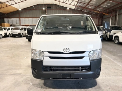 2016 Toyota Hiace 6 Seater $1000 REDUCED for Fuel Inflation