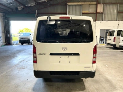 2016 Toyota Hiace 6 Seater $1000 REDUCED for Fuel Inflation