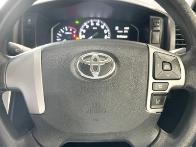 2021 Toyota Hiace ** FULL TIME 4WD ** NEW YEAR SALE