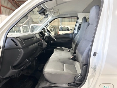 2021 Toyota Hiace ** FULL TIME 4WD ** NEW YEAR SALE