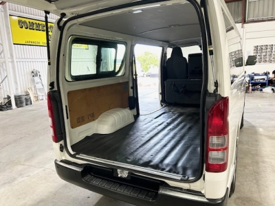 2021 Toyota Hiace ** FULL TIME 4WD ** NEW YEAR SALE