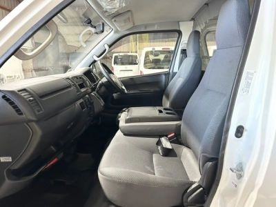 2017 Toyota Hiace =ONLY 80kms= *** $1000 DISCOUNTED for FUEL