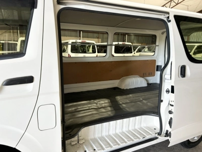 2017 Toyota Hiace =ONLY 80kms= *** $1000 DISCOUNTED for FUEL