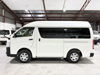 2022 Toyota Hiace RARE HIGHROOF 4X4 DIESEL!!! 