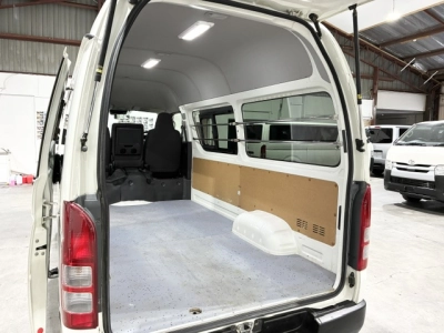 2022 Toyota Hiace RARE HIGHROOF 4X4 DIESEL!!! 