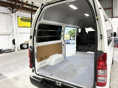 2022 Toyota Hiace RARE HIGHROOF 4X4 DIESEL!!! 