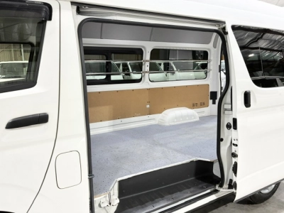 2022 Toyota Hiace RARE HIGHROOF 4X4 DIESEL!!! 