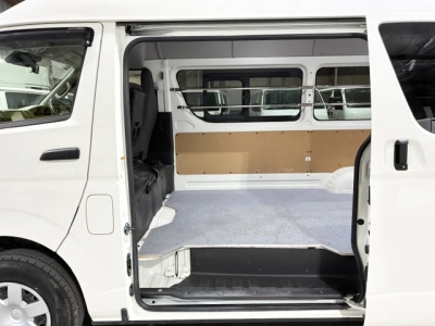 2022 Toyota Hiace RARE HIGHROOF 4X4 DIESEL!!! 