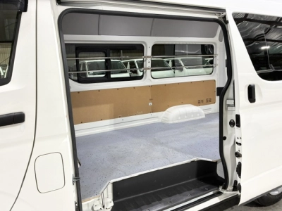 2022 Toyota Hiace RARE HIGHROOF 4X4 DIESEL!!! 