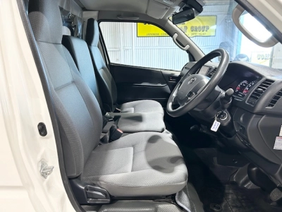 2018 TOYOTA HIACE LWB ** $4000 REDUCED** 6 SEATERS !!