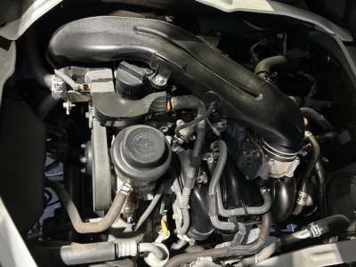 2018 TOYOTA HIACE LWB ** $4000 REDUCED** 6 SEATERS !!