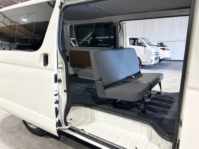 2018 TOYOTA HIACE LWB ** $4000 REDUCED** 6 SEATERS !!