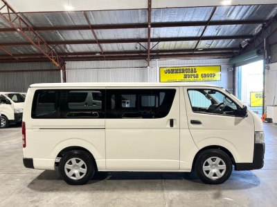 2018 TOYOTA HIACE LWB ** $4000 REDUCED** 6 SEATERS !!