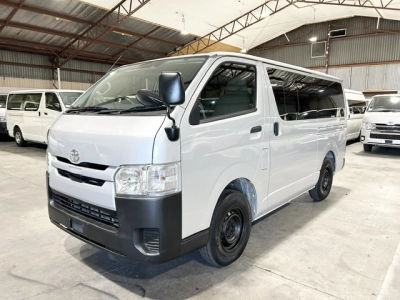 2019 Toyota Hiace =4X4= Super Low 84kms !!
