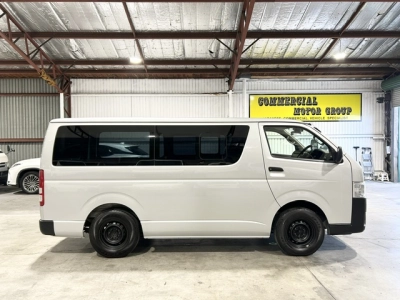 2019 Toyota Hiace =4X4= Super Low 84kms !!