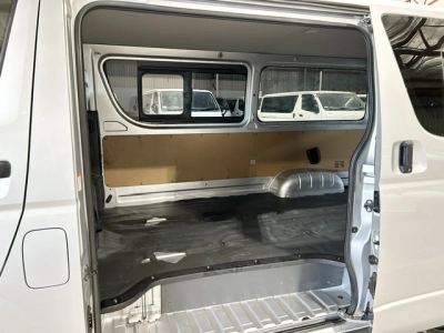 2019 Toyota Hiace =4X4= Super Low 84kms !!