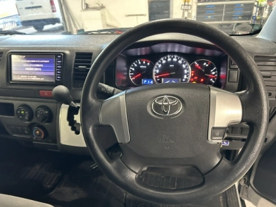 2019 Toyota Hiace =4X4= Super Low 84kms !!