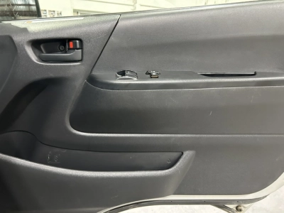 2019 Toyota Hiace =4X4= Super Low 84kms !!