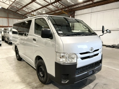 2019 Toyota Hiace =4X4= Super Low 84kms !!