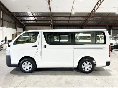 2018 Toyota Hiace = 6 Seaters = $1000 DISCOUNTED for FUEL