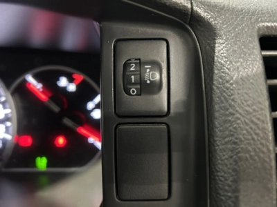 2018 Toyota Hiace = 6 Seaters = $1000 DISCOUNTED for FUEL