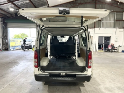 2018 Toyota Hiace = 6 Seaters = $1000 DISCOUNTED for FUEL