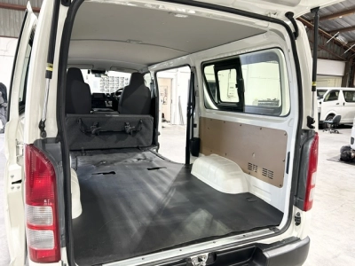 2018 Toyota Hiace = 6 Seaters = $1000 DISCOUNTED for FUEL
