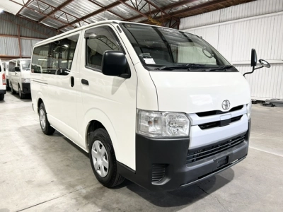 2018 Toyota Hiace = 6 Seaters = ONLY 83kms _ $1000 DISCOUNTED for FUEL