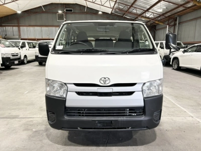 2018 Toyota Hiace = 6 Seaters = $1000 DISCOUNTED for FUEL