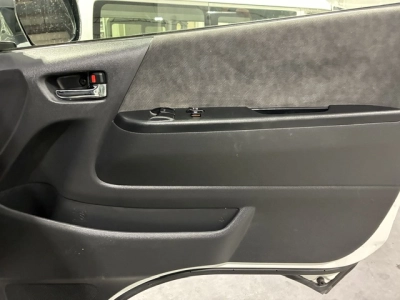 2019 Toyota Hiace GRAND CABIN 4X4 =10 SEATER (Removable) FULL OPTIONS