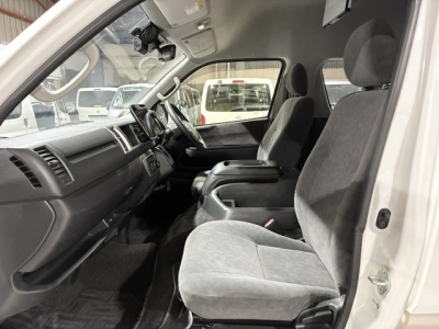 2019 Toyota Hiace GRAND CABIN 4X4 =10 SEATER (Removable) FULL OPTIONS