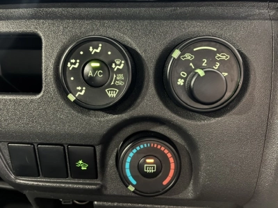 2021 Toyota Hiace Facelift Model / 4X4 / 6 SEATER