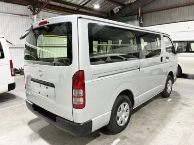 2021 Toyota Hiace Facelift Model / 4X4 / 6 SEATER