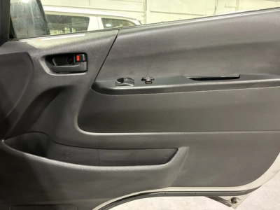 2021 Toyota Hiace Facelift Model / 4X4 / 6 SEATER
