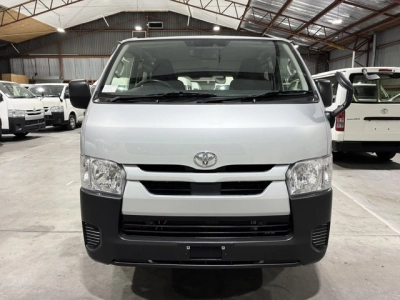2021 Toyota Hiace Facelift Model / 4X4 / 6 SEATER
