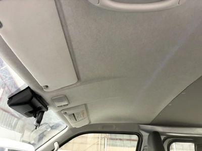 2021 Toyota Hiace Facelift Model / 4X4 / 6 SEATER