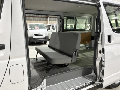 2021 Toyota Hiace Facelift Model / 4X4 / 6 SEATER
