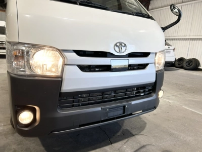 2019 Toyota Hiace Super Low 88kms! =4X4= Dual Airbags _ 6 Seaters