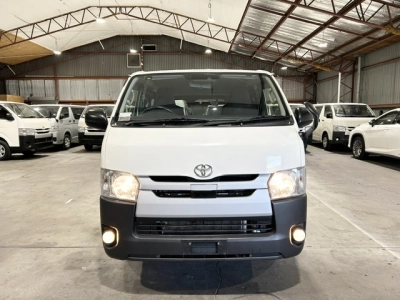 2019 Toyota Hiace Super Low 88kms! =4X4= Dual Airbags _ 6 Seaters