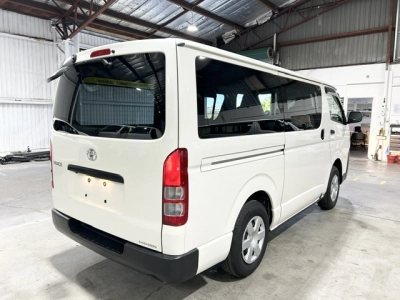 2019 Toyota Hiace Super Low 88kms! =4X4= Dual Airbags _ 6 Seaters