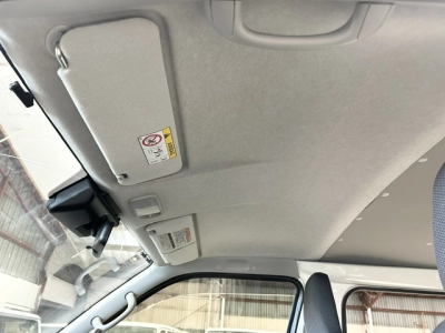 2019 Toyota Hiace Super Low 88kms! =4X4= Dual Airbags _ 6 Seaters