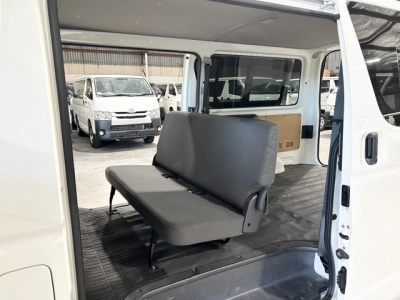 2019 Toyota Hiace Super Low 88kms! =4X4= Dual Airbags _ 6 Seaters