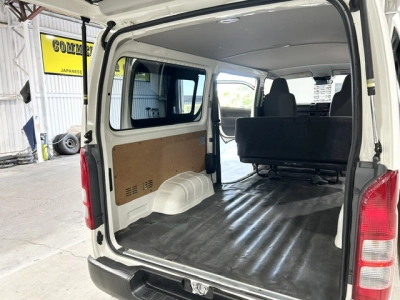2019 Toyota Hiace Super Low 88kms! =4X4= Dual Airbags _ 6 Seaters
