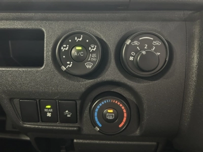 2019 Toyota Hiace Super Low 88kms! =4X4= Dual Airbags _ 6 Seaters