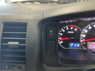 2019 Toyota Hiace Super Low 88kms! =4X4= Dual Airbags _ 6 Seaters