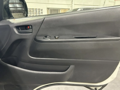 2019 Toyota Hiace Super Low 88kms! =4X4= Dual Airbags _ 6 Seaters