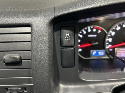 2018 Toyota Hiace = 6 Seaters = ONLY 89kms!! *** $1000 DISCOUNTED for FUEL