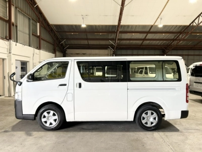 2018 Toyota Hiace = 6 Seaters = ONLY 89kms!! *** $1000 DISCOUNTED for FUEL