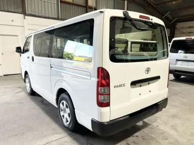 2018 Toyota Hiace = 6 Seaters = ONLY 89kms!! *** $1000 DISCOUNTED for FUEL