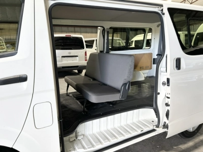 2018 Toyota Hiace = 6 Seaters = ONLY 89kms!! *** $1000 DISCOUNTED for FUEL